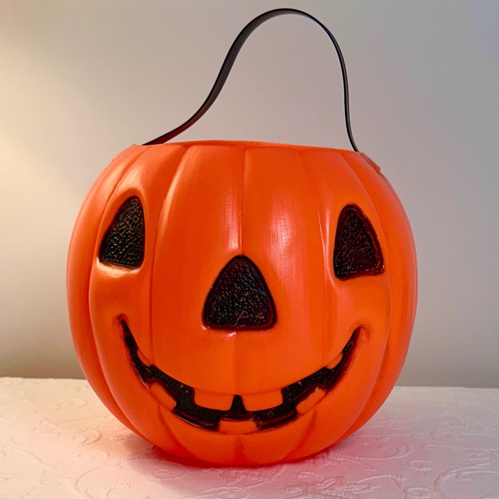 Vintage 60s-70s A J Renzi 3D Halloween Pumpkin Blow Mold Plastic Candy Bucket